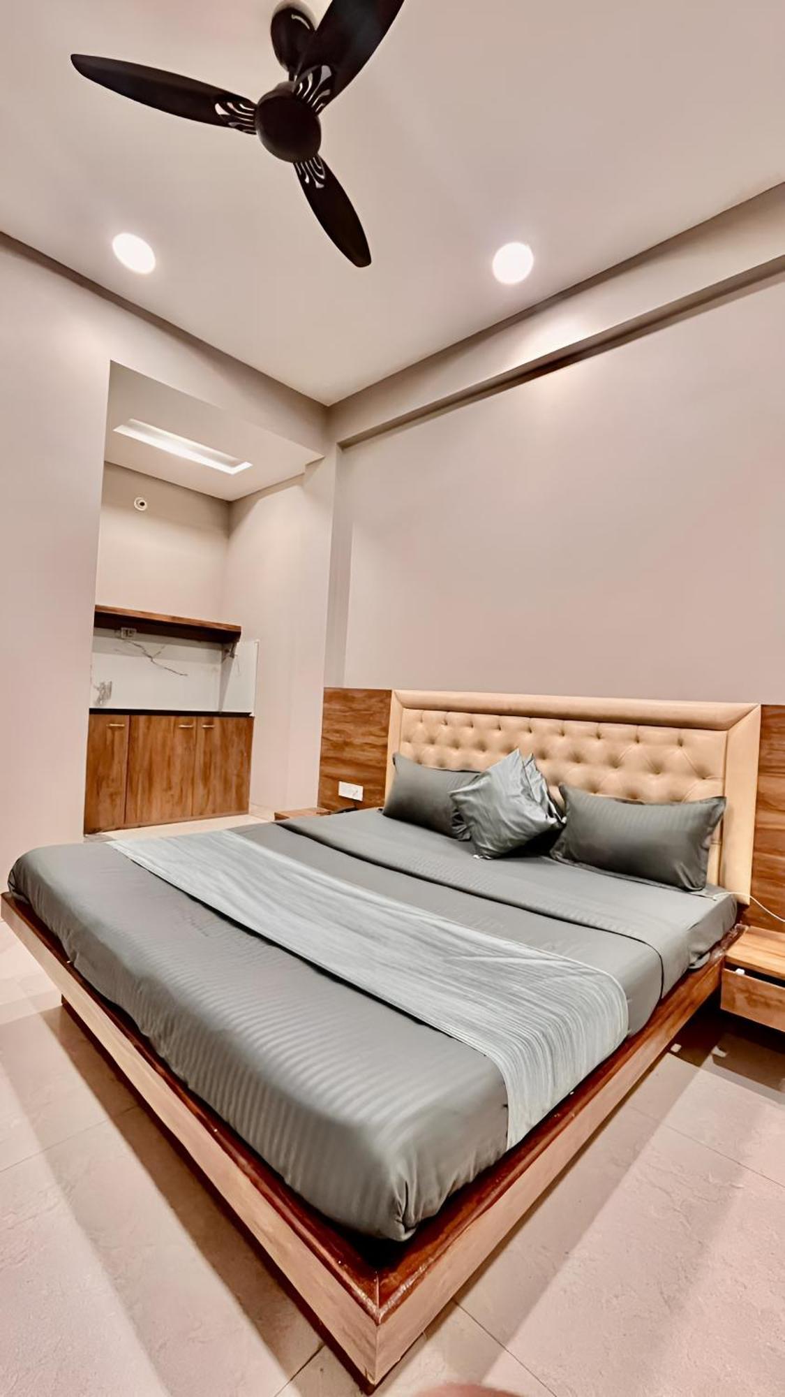 Hotel Evanka Indore Eksteriør billede